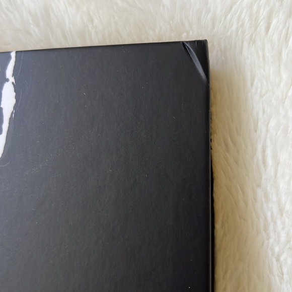 “The Illustrated World of Couture” Large Book by Megan Hess - Picture 6 of 6